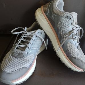 Joya orthopedic athletic shoes size 10